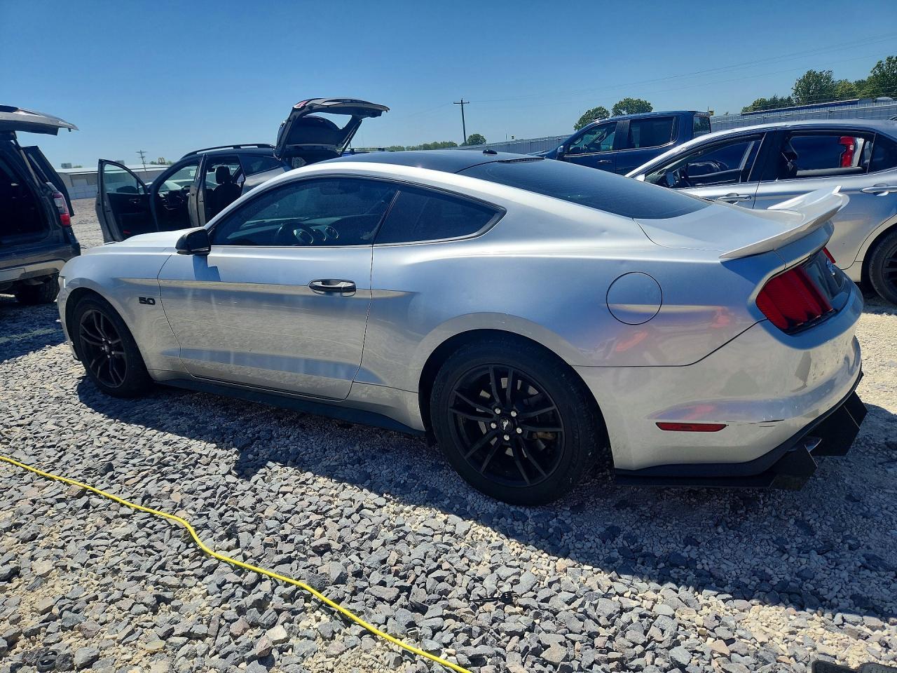 2016 Ford Mustang Gt - Фото 2