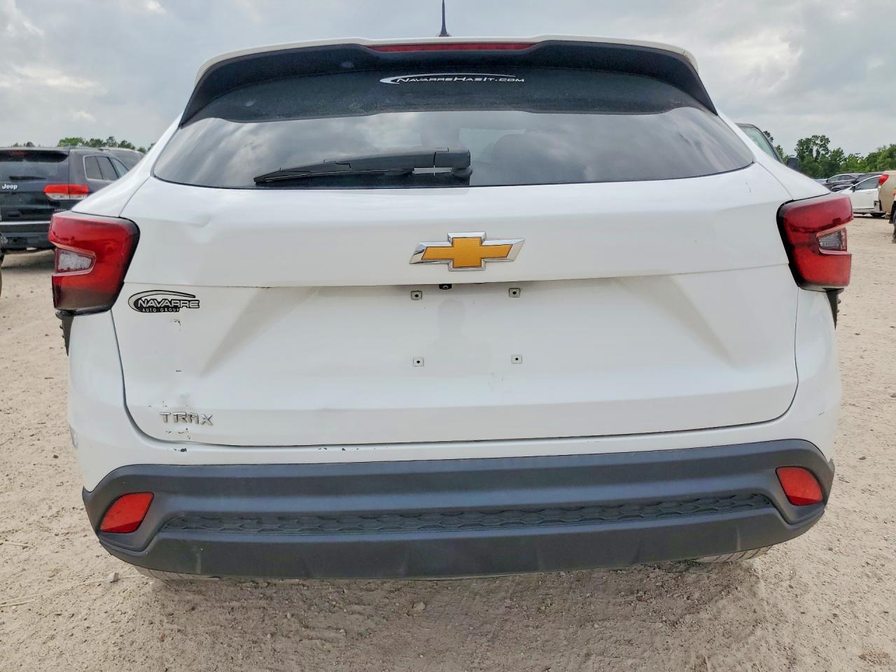 2024 Chevrolet Trax Ls - Image 6