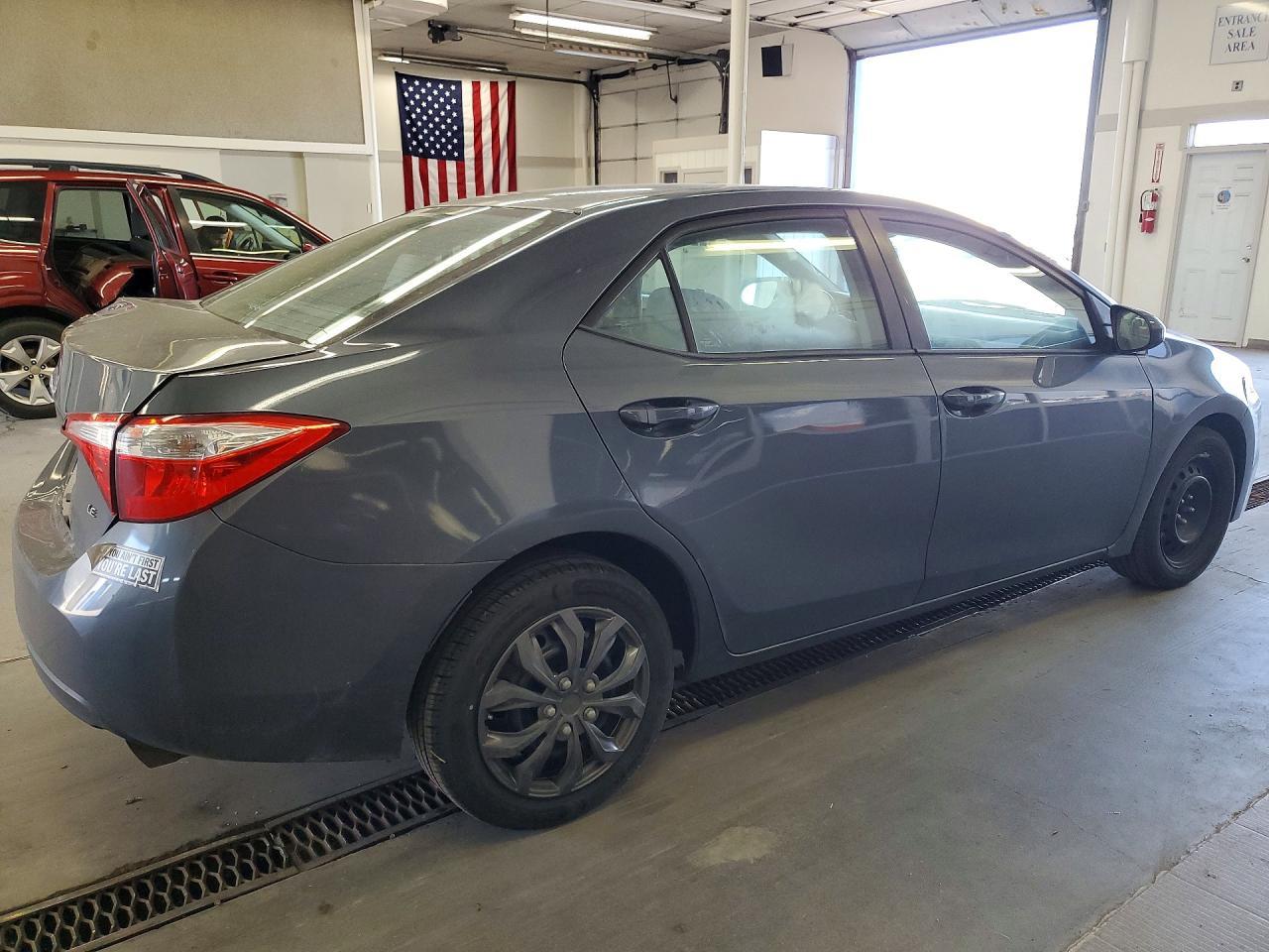 2014 Toyota Corolla Le - Image 3