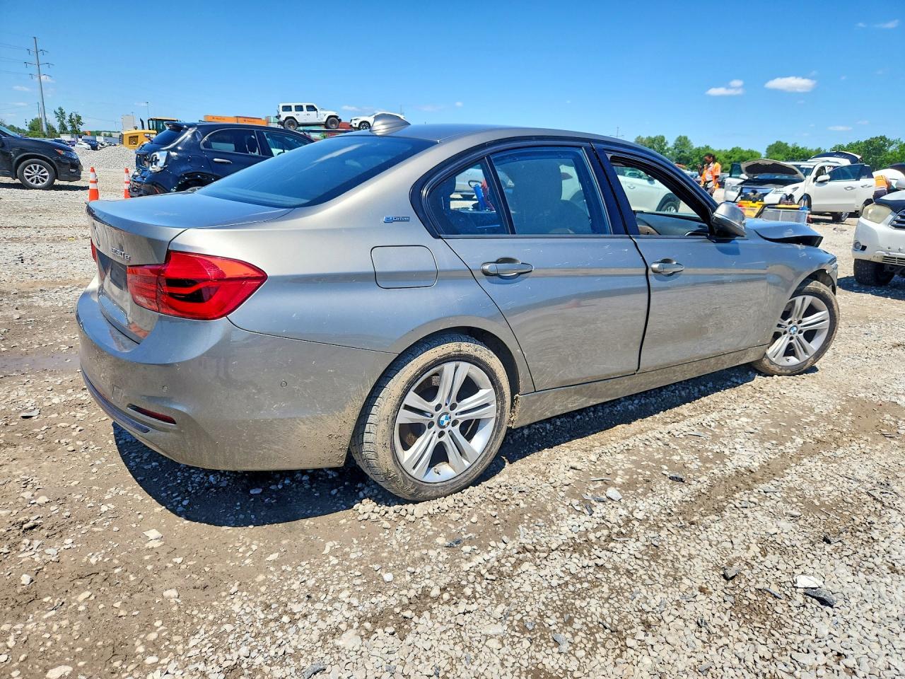 2016 BMW 330E - Фото 3