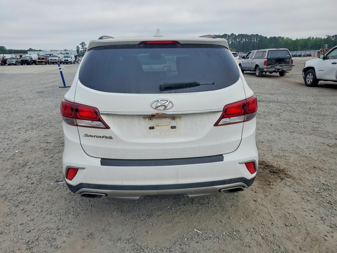 2017 Hyundai Santa Fe Se - Image 6