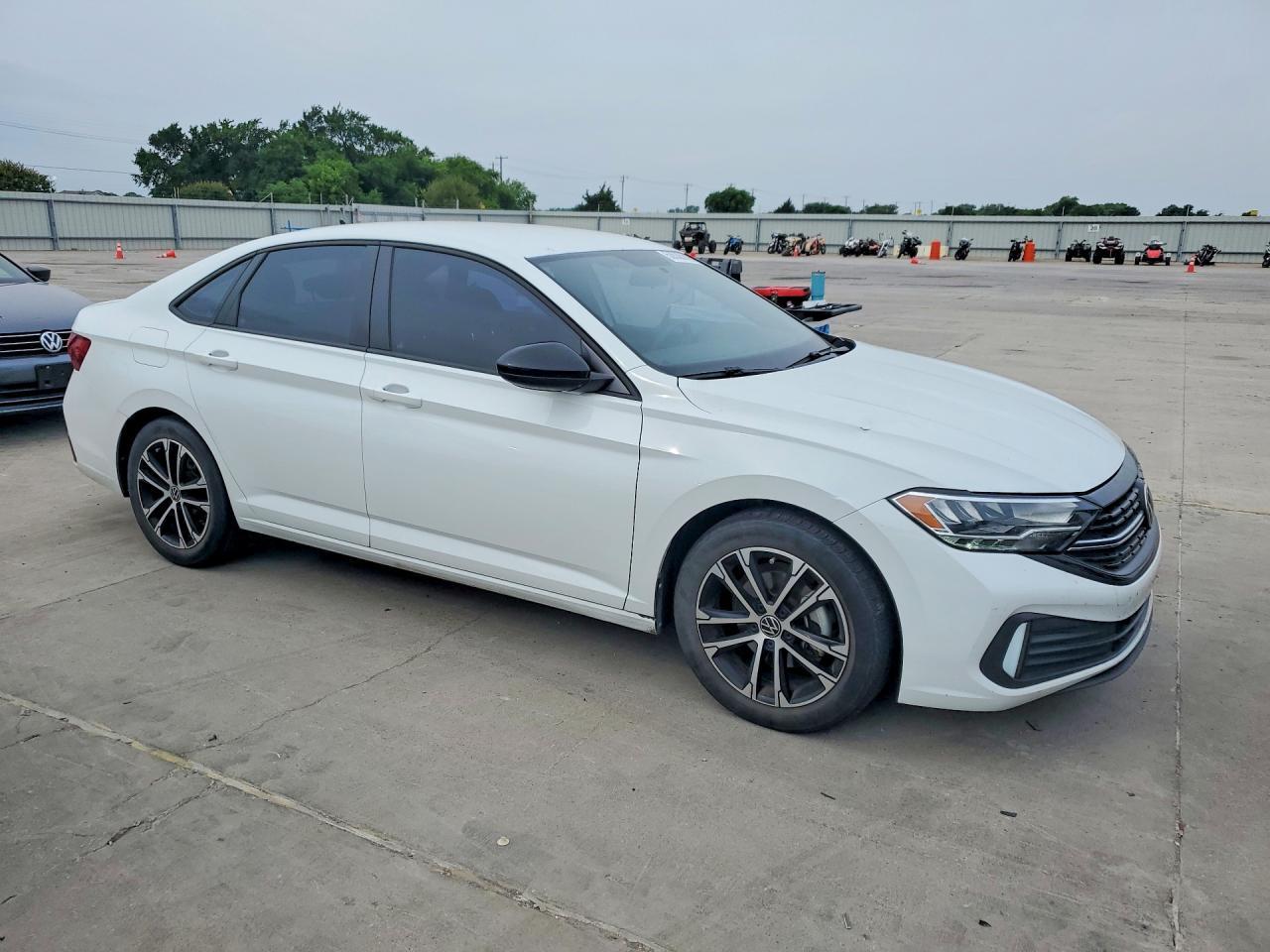 2022 Volkswagen Jetta Sport - Фото 4