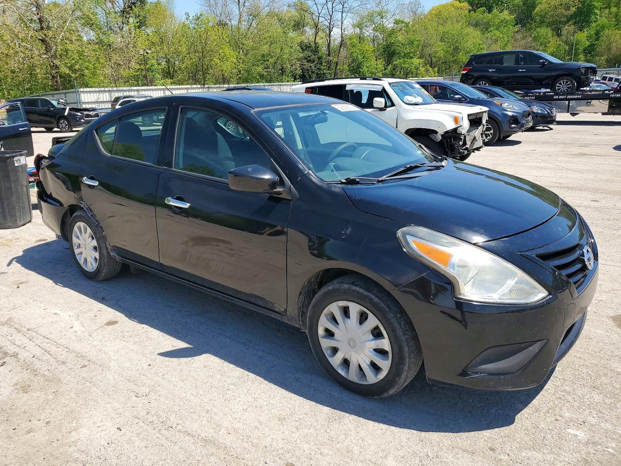 2019 Nissan Versa Sv - Image 4