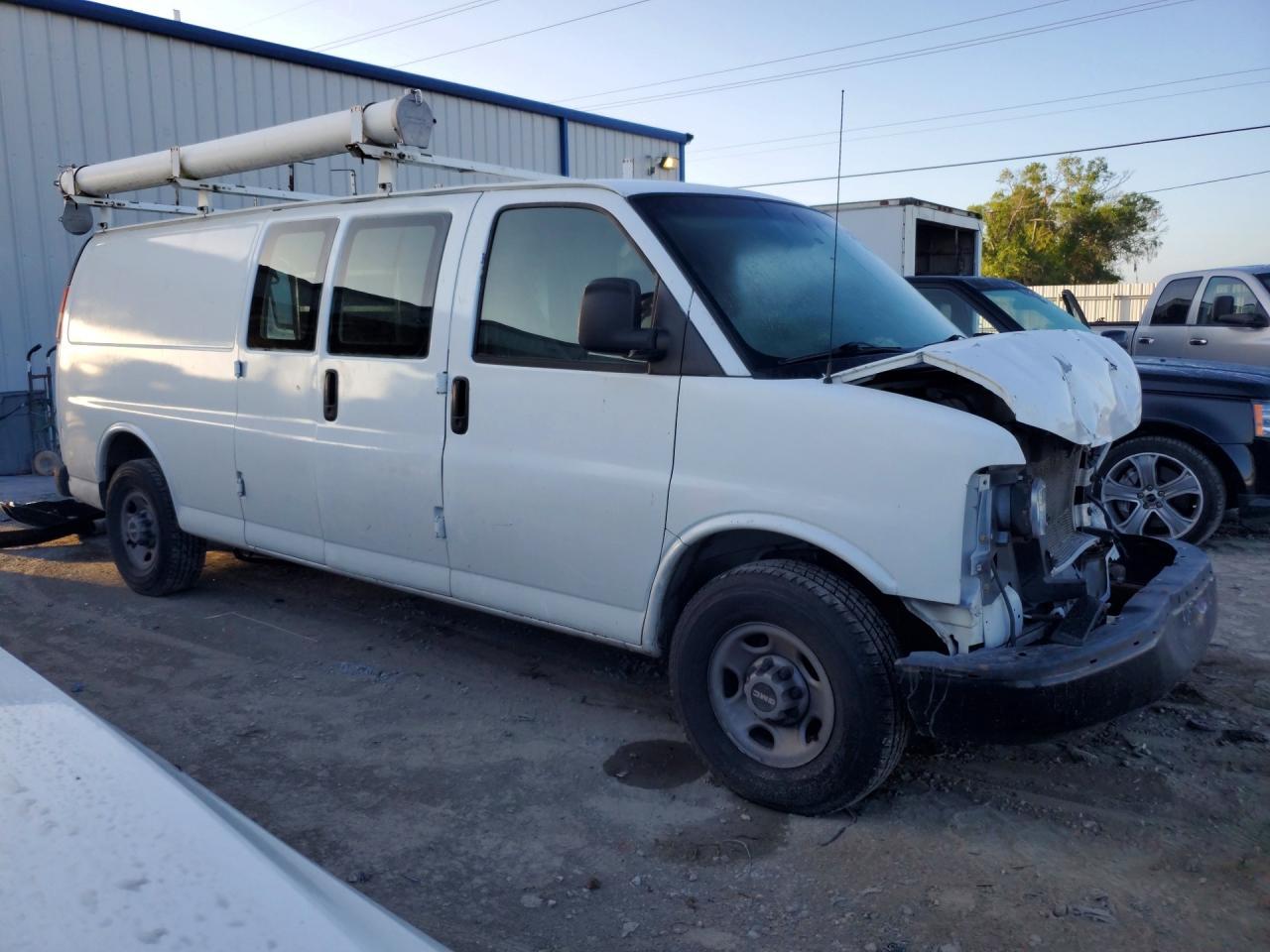 2005 GMC Savana G2500 - Фото 4