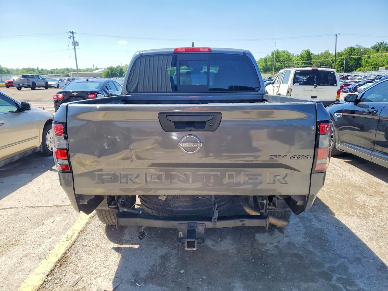 2022 Nissan Frontier - Image 6