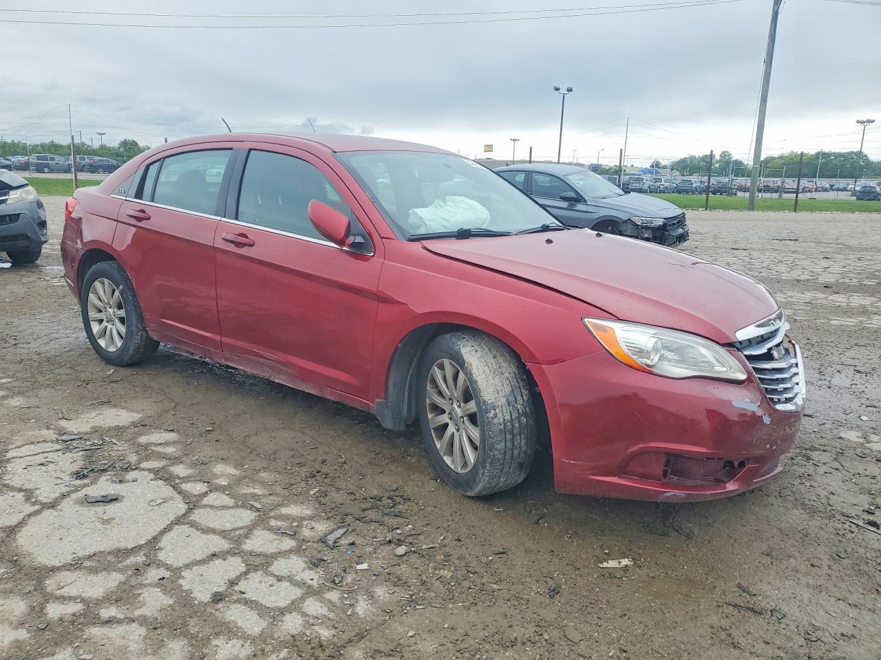2013 Chrysler 200 Touring - Фото 4