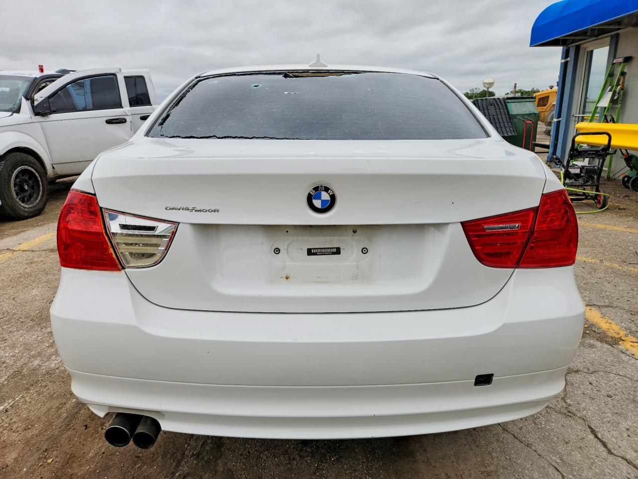 2011 BMW 328 Xi - Image 6