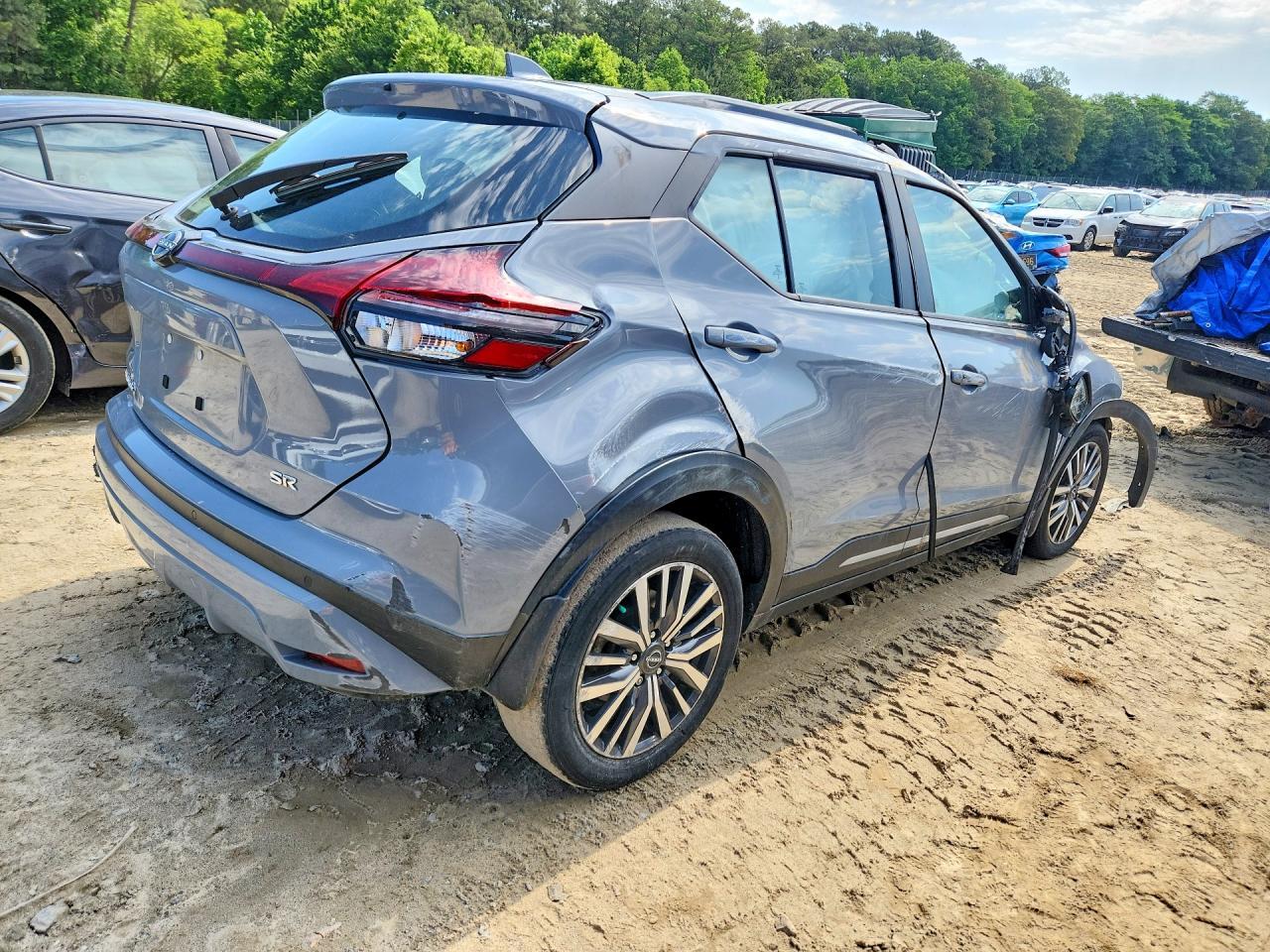 2023 Nissan Kicks Sr - Фото 3