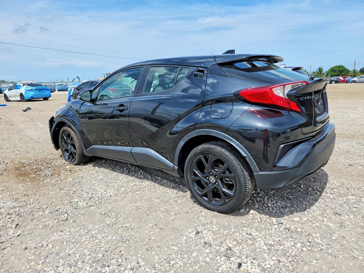 2022 Toyota C-Hr Nightshade - Фото 2