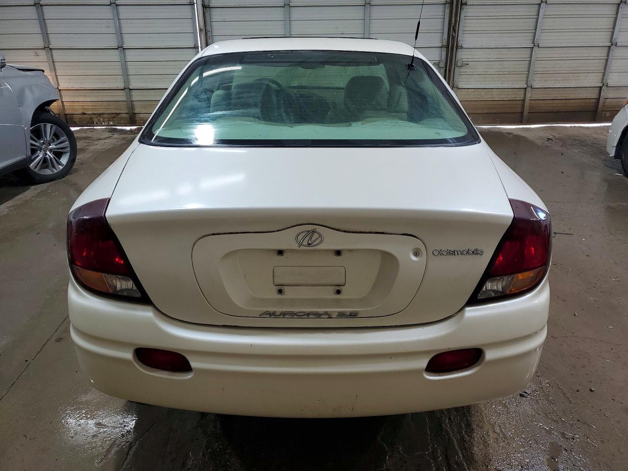 2002 Oldsmobile Aurora - Image 6