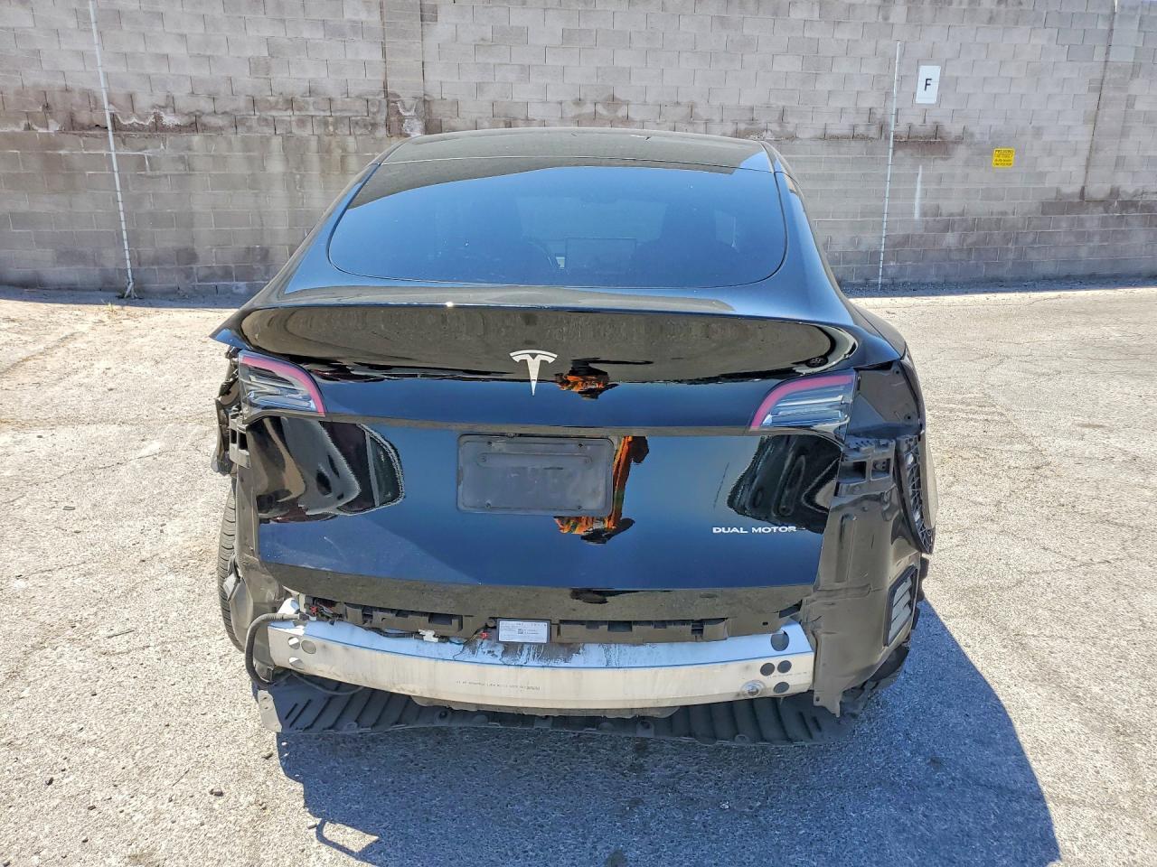 2023 Tesla Model Y - Фото 6