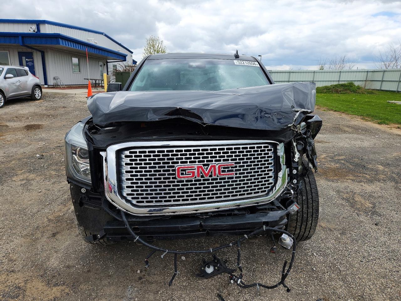 2017 GMC Yukon Denali - Image 5
