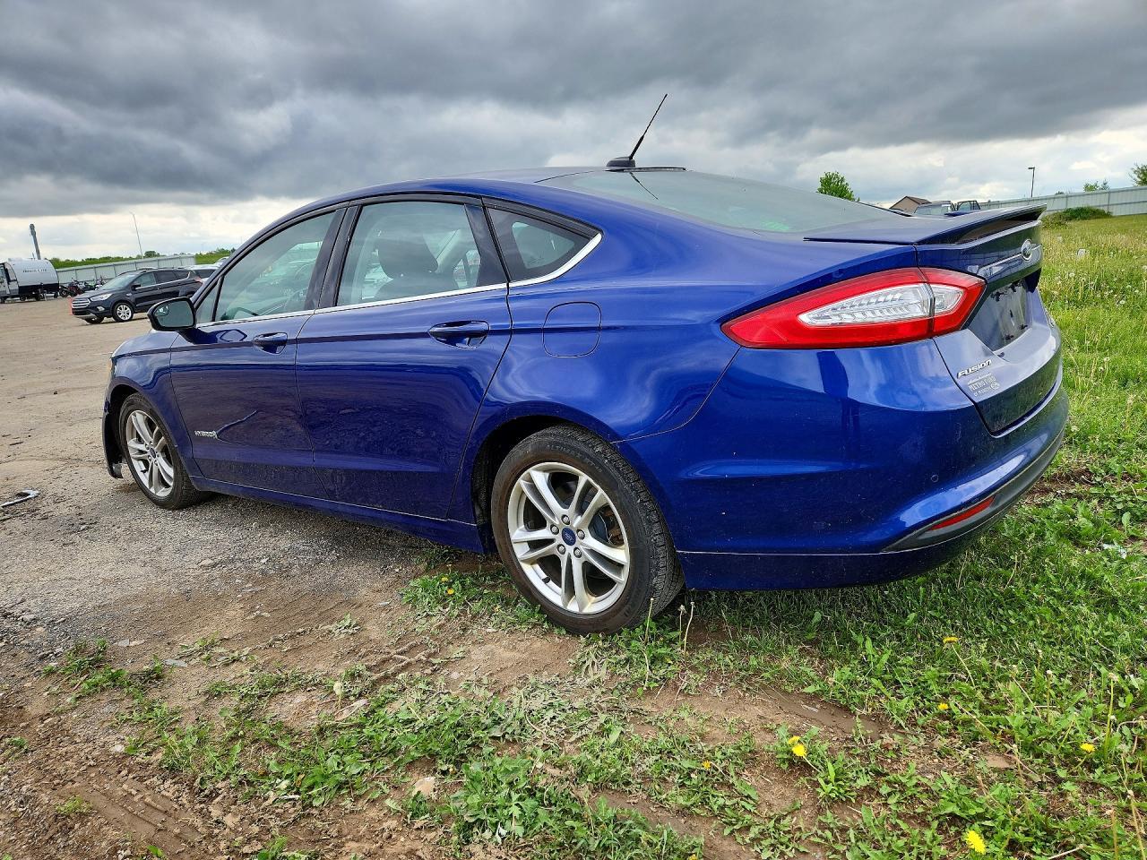 2016 Ford Fusion Se Hybrid - Image 2