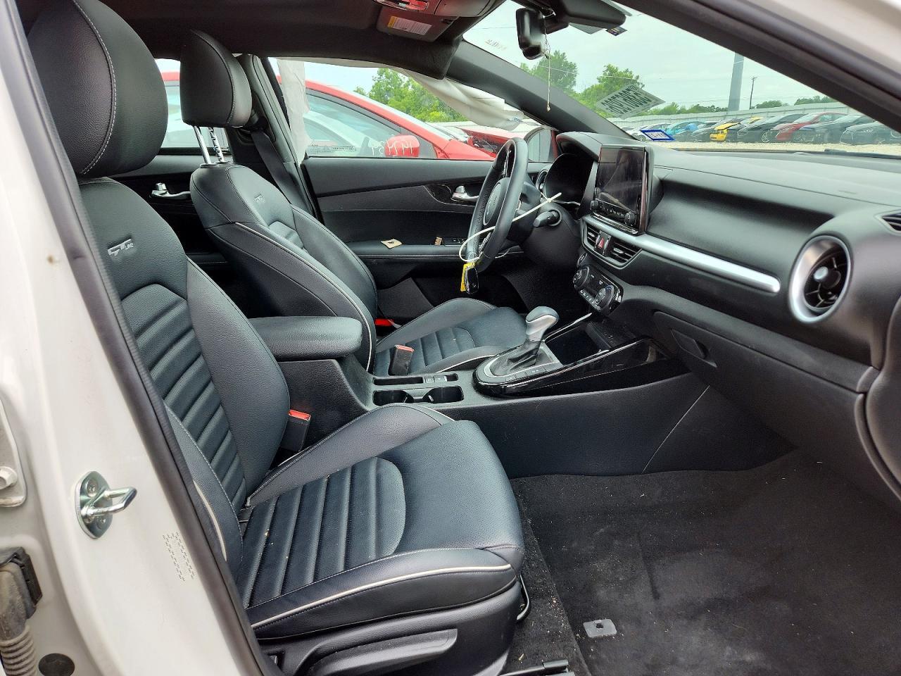 2024 Kia Forte Gt Line - Фото 7