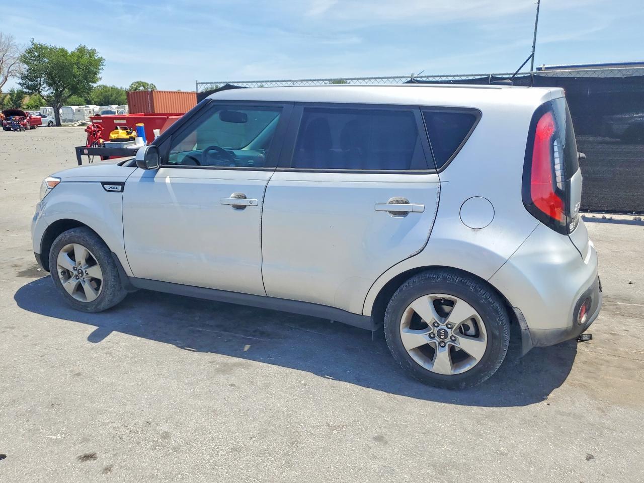 2017 Kia Soul Base - Image 2