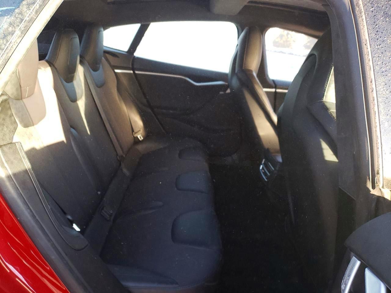 2015 Tesla Model S - Фото 6