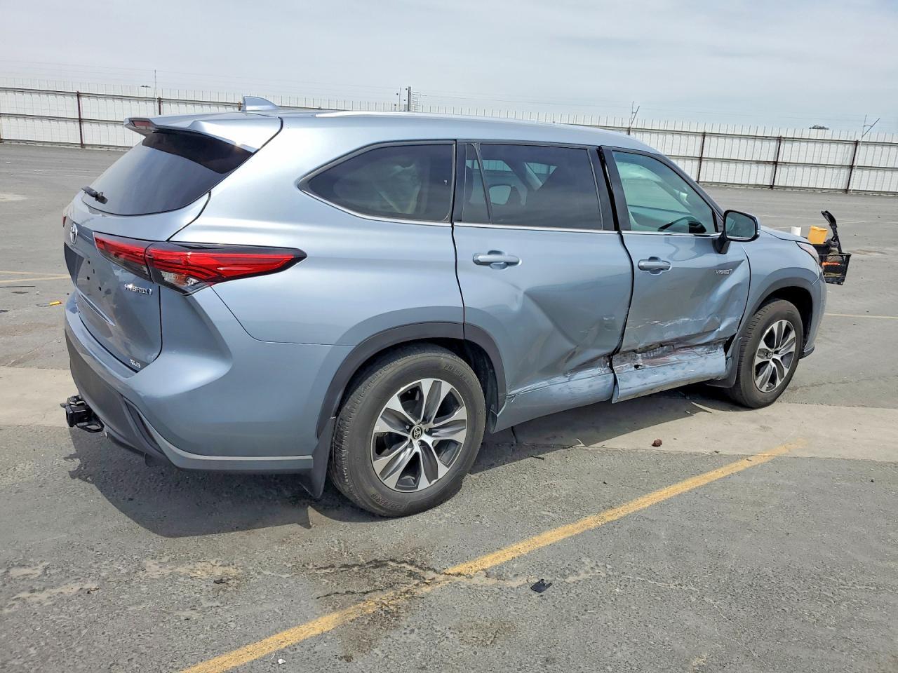 2021 Toyota Highlander Hybrid Xle - Фото 3