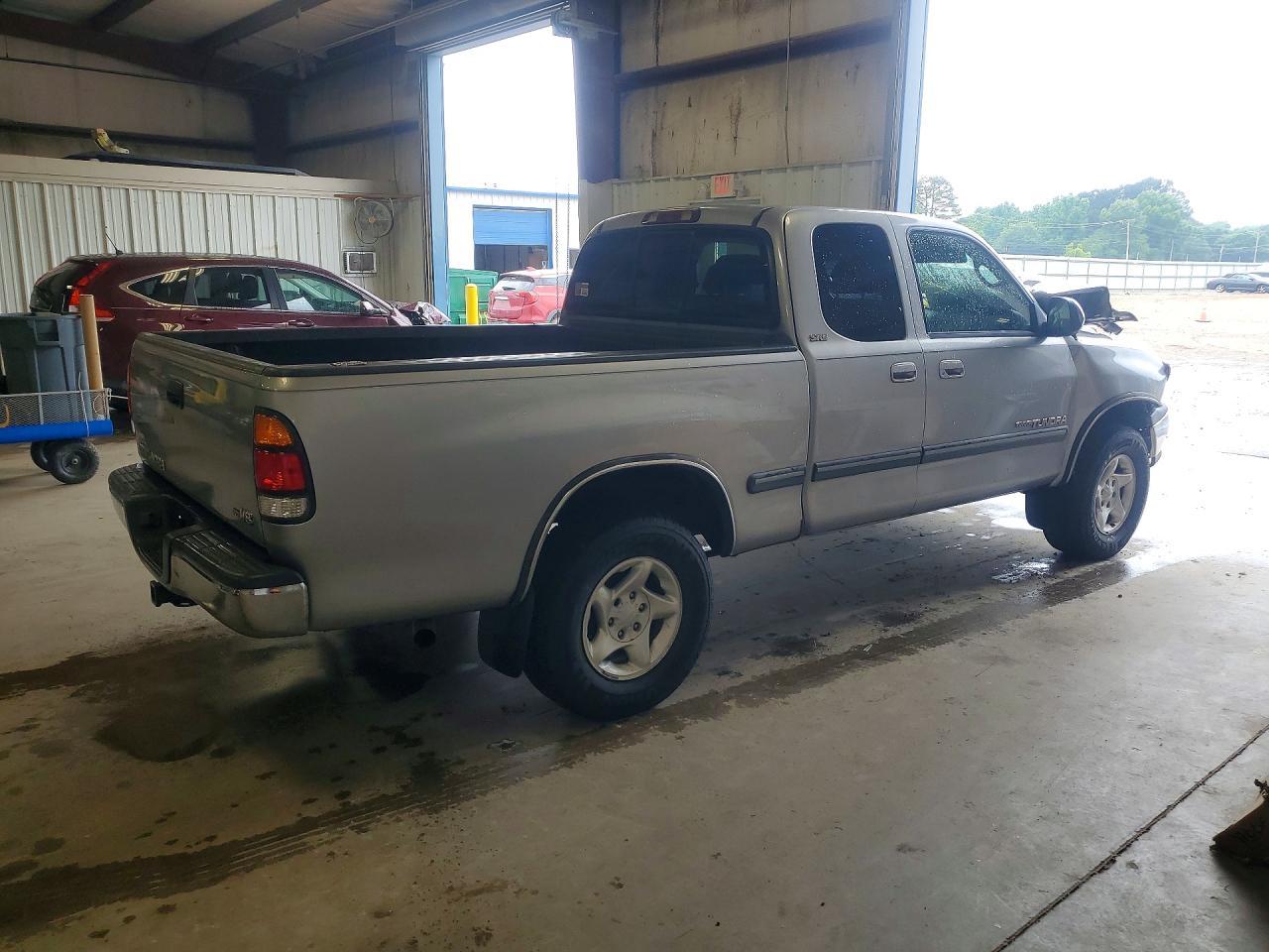 2002 Toyota Tundra Sr5 V8 - Image 3