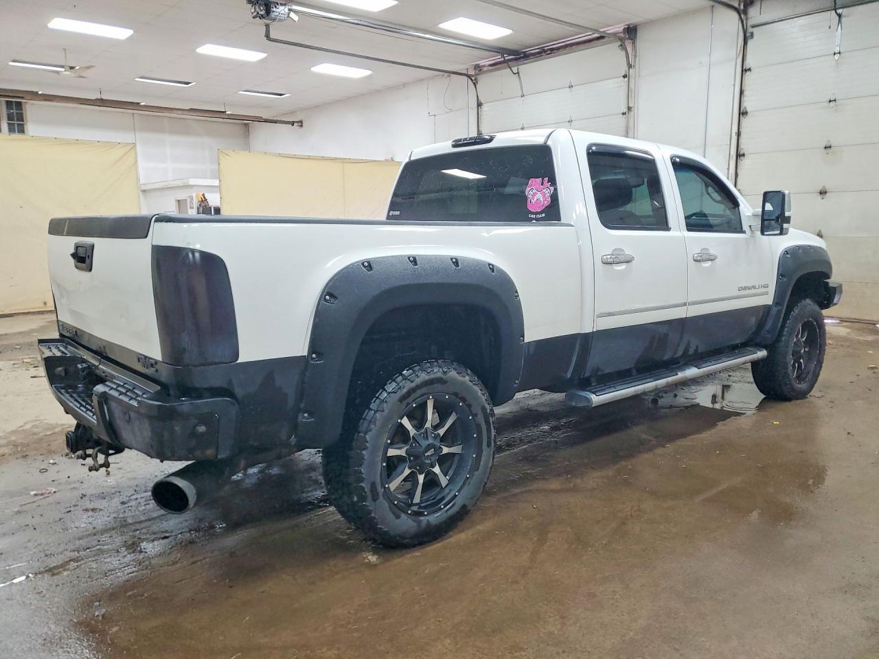 2011 GMC Sierra K3500 Denali - Фото 3