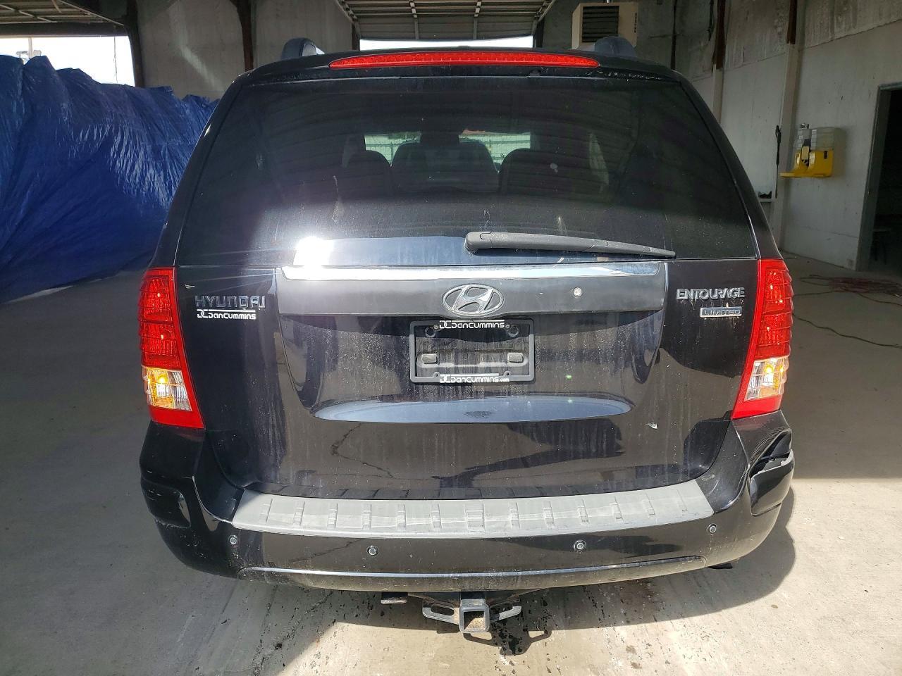 2007 Hyundai Entourage Gls - Image 6