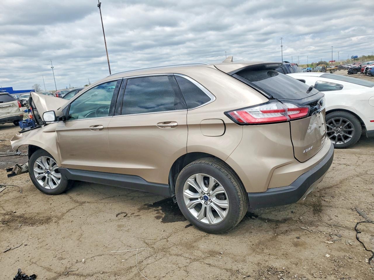 2020 Ford Edge Titanium - Фото 2