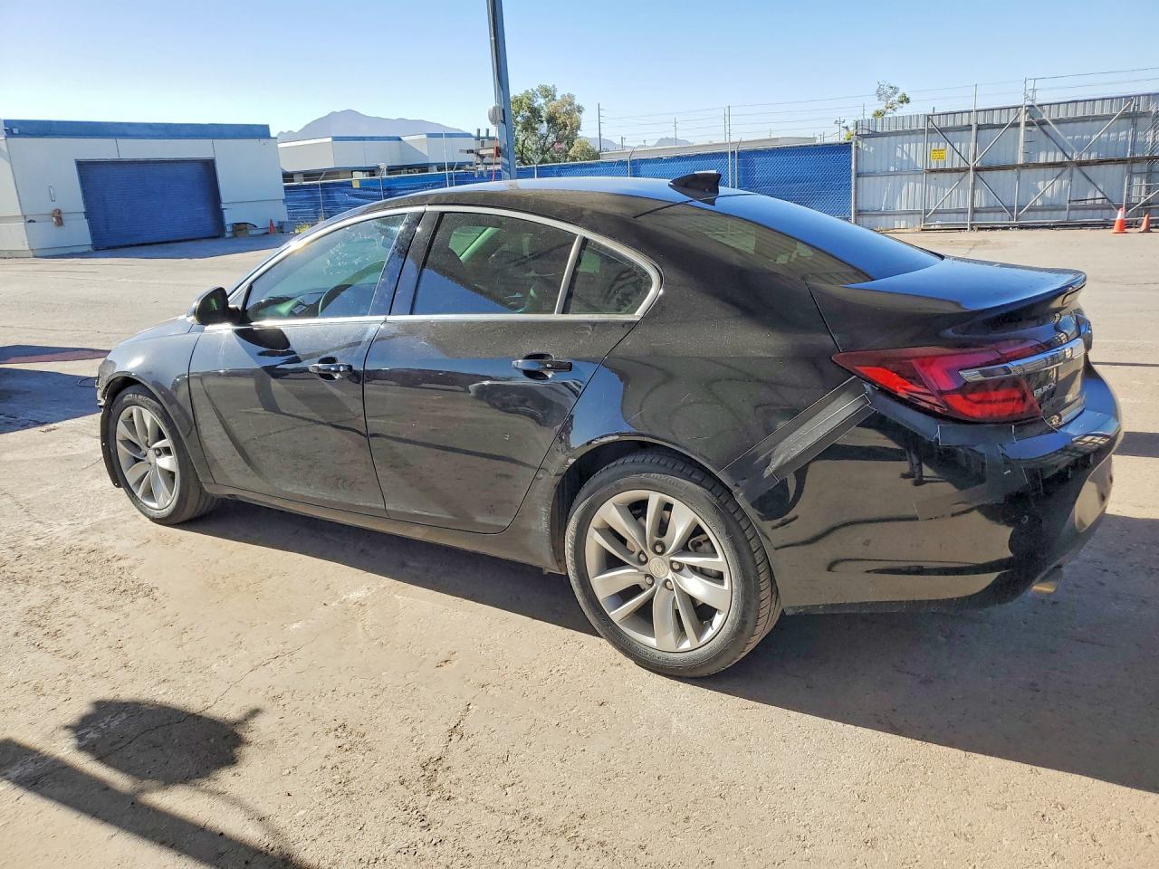 2016 Buick Regal Premium - Image 2