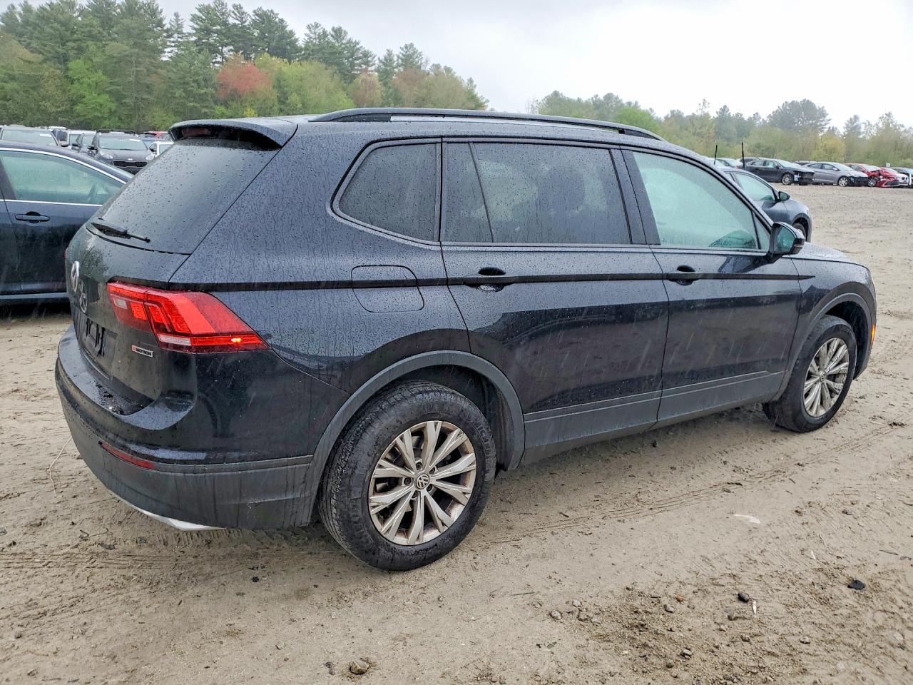 2019 Volkswagen Tiguan S - Image 3