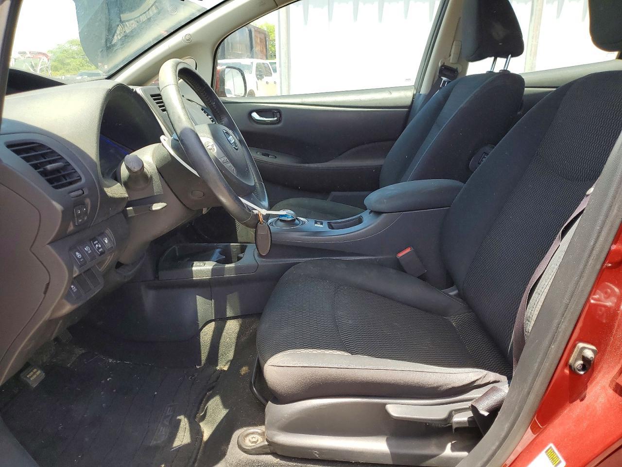 2015 Nissan Leaf S - Image 7