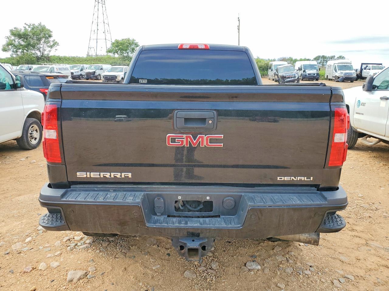 2016 GMC Sierra K2500 Denali - Image 6