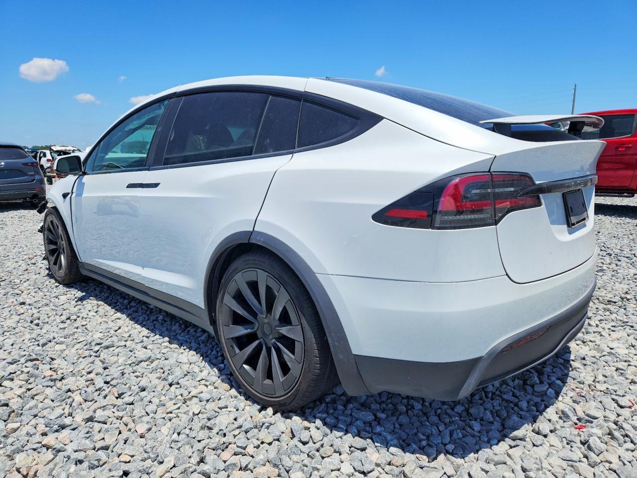 2023 Tesla Model X - Фото 2