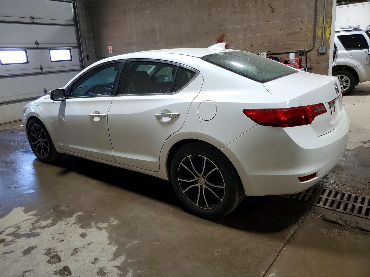 2013 Acura Ilx 20 Premium - Фото 2