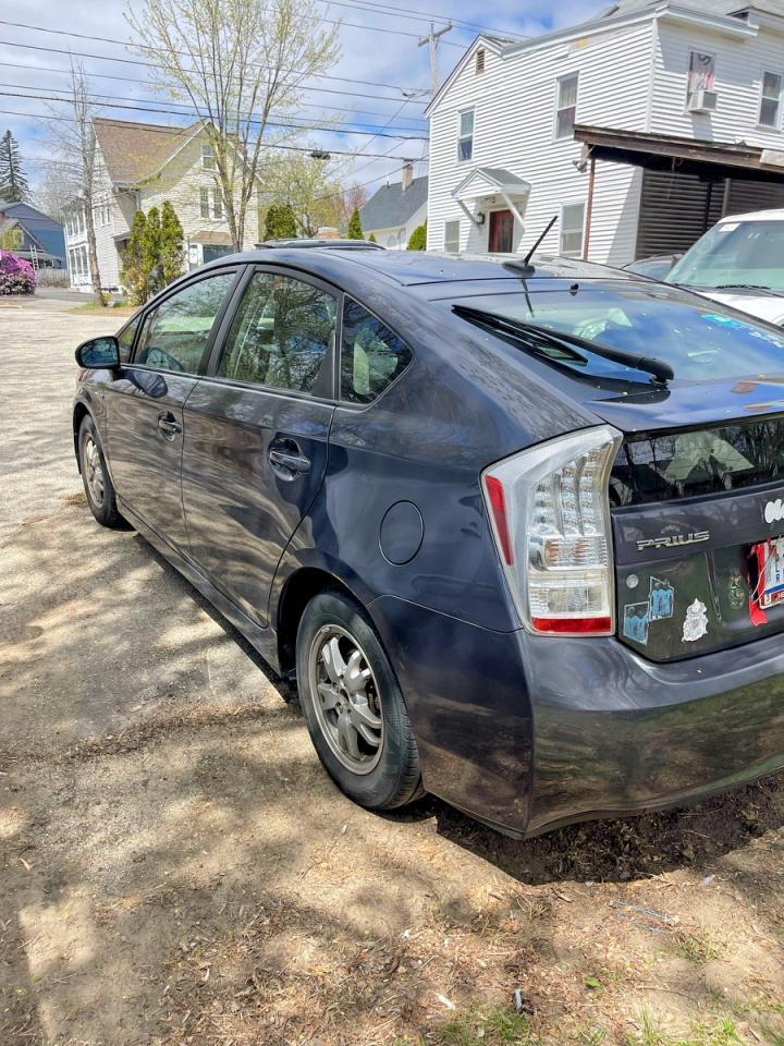 2011 Toyota Prius Two - Фото 3