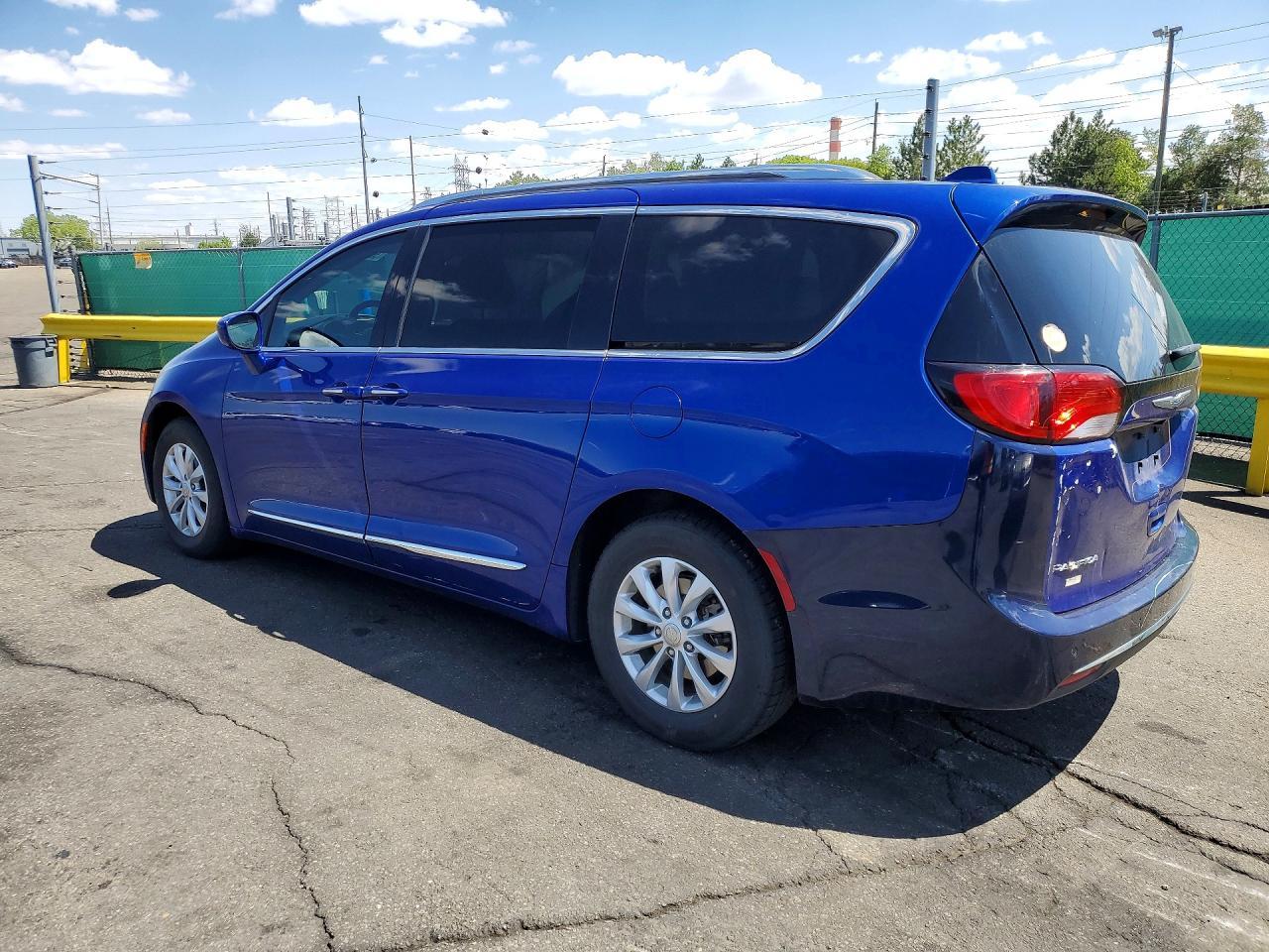 2018 Chry Pacifica - Фото 2