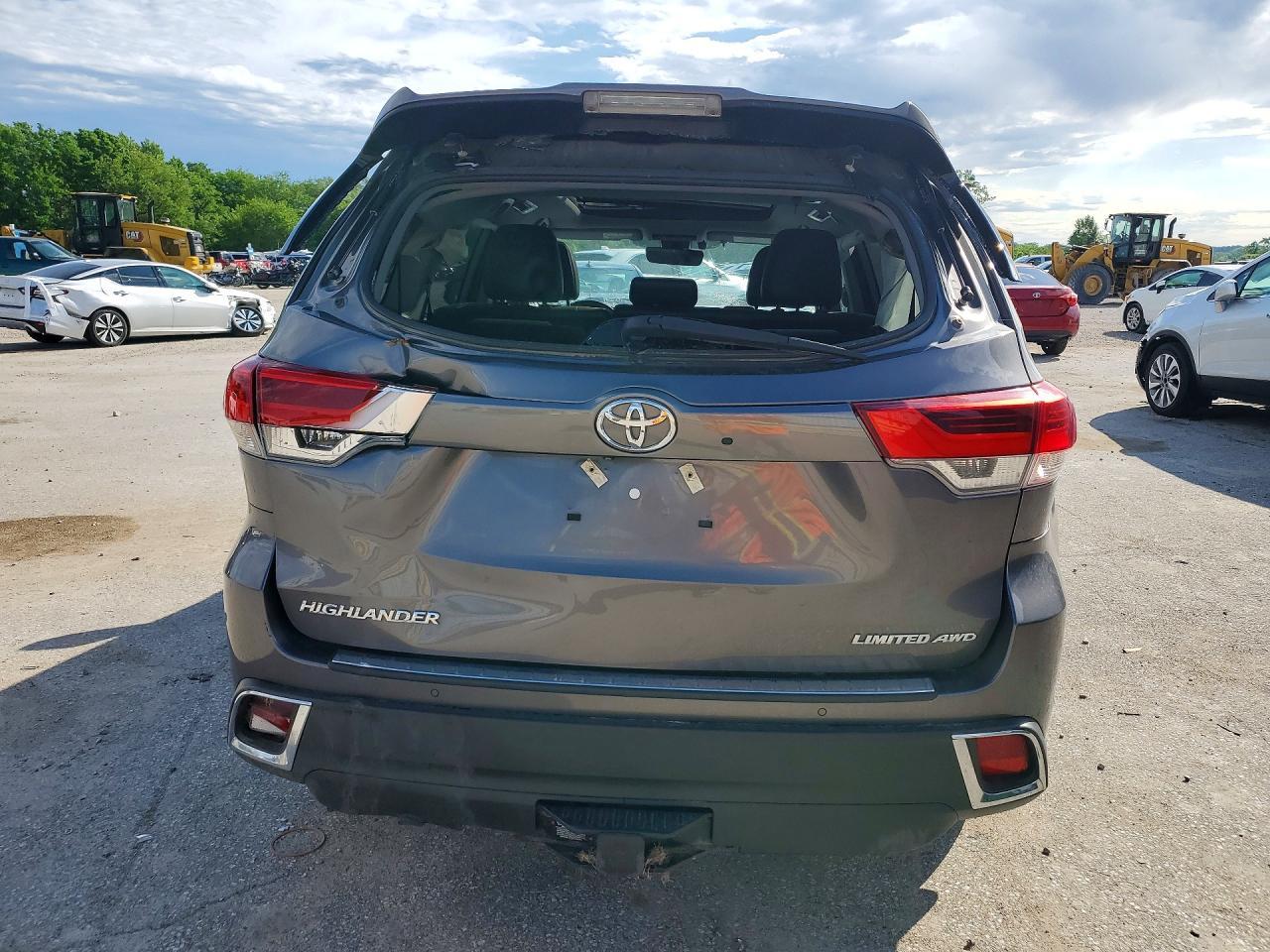 2019 Toyota Highlander Limited Platinum - Фото 6