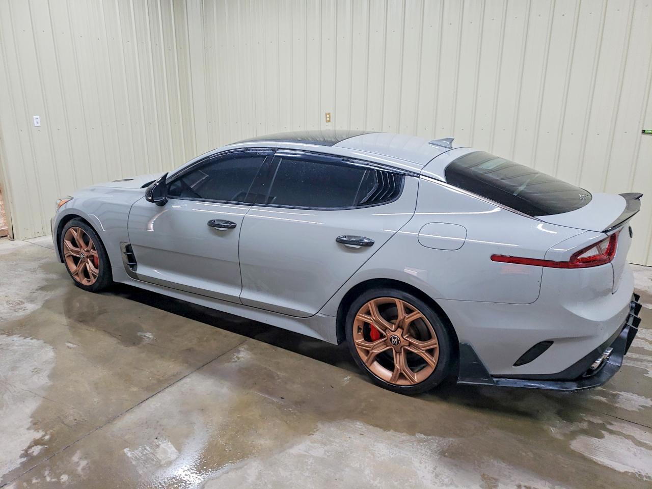 2018 Kia Stinger Gt2 - Image 2