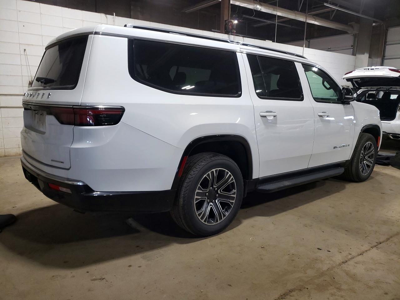 2024 Jeep Wagoneer L Series Ii - Image 3