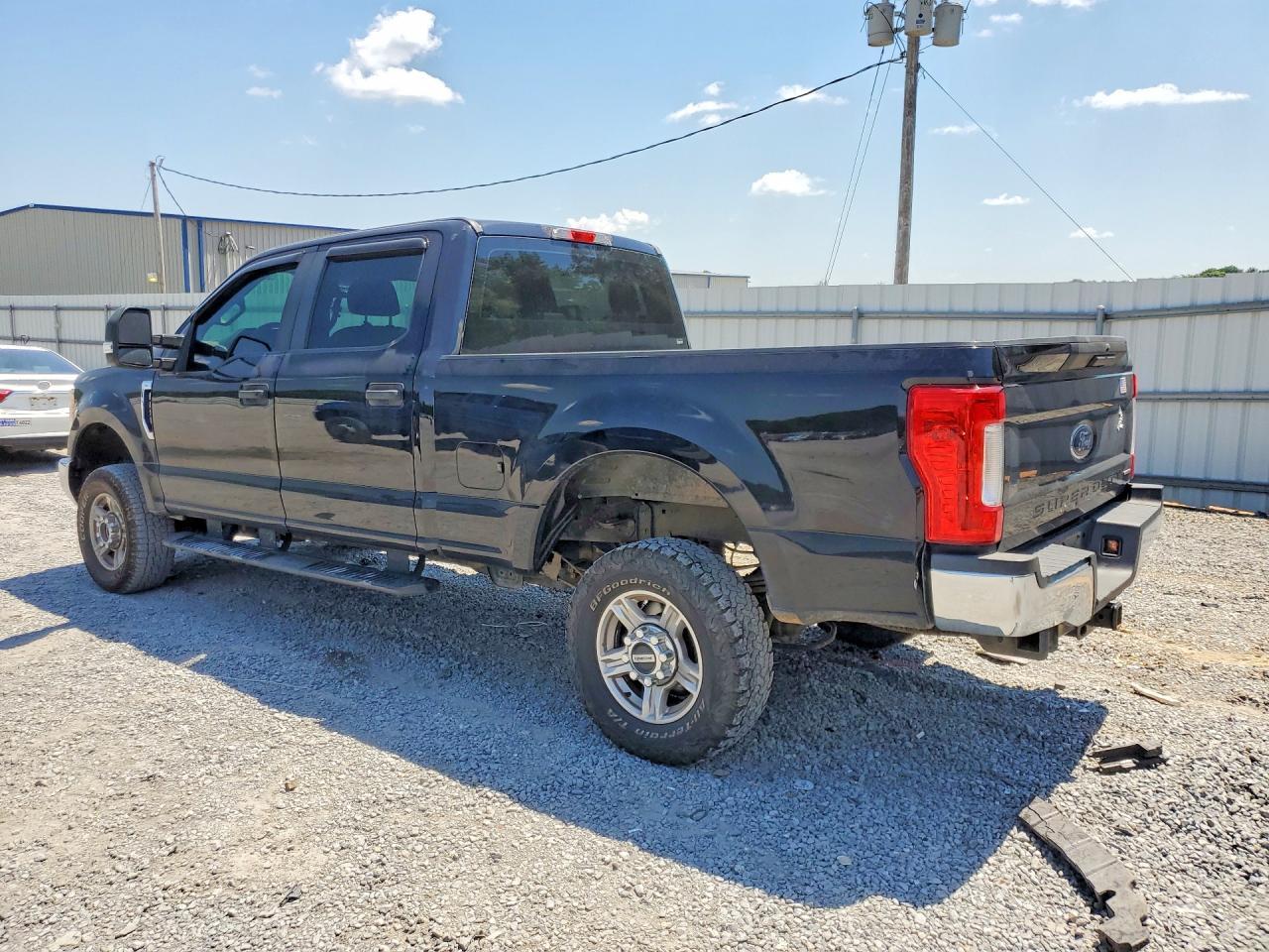 2017 Ford F250 Super Duty - Image 2