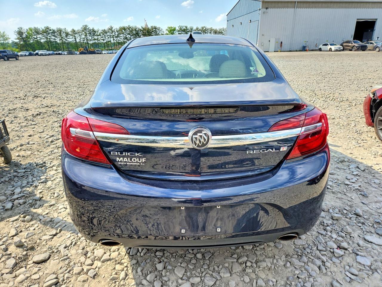 2017 Buick Regal Sport Touring - Image 6