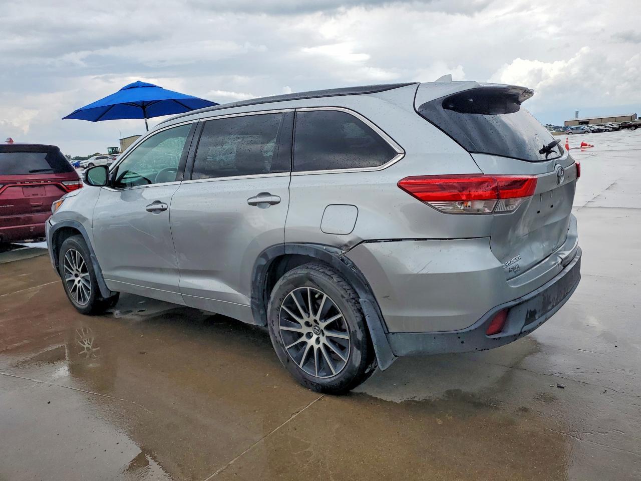 2018 Toyota Highlander Se - Фото 2
