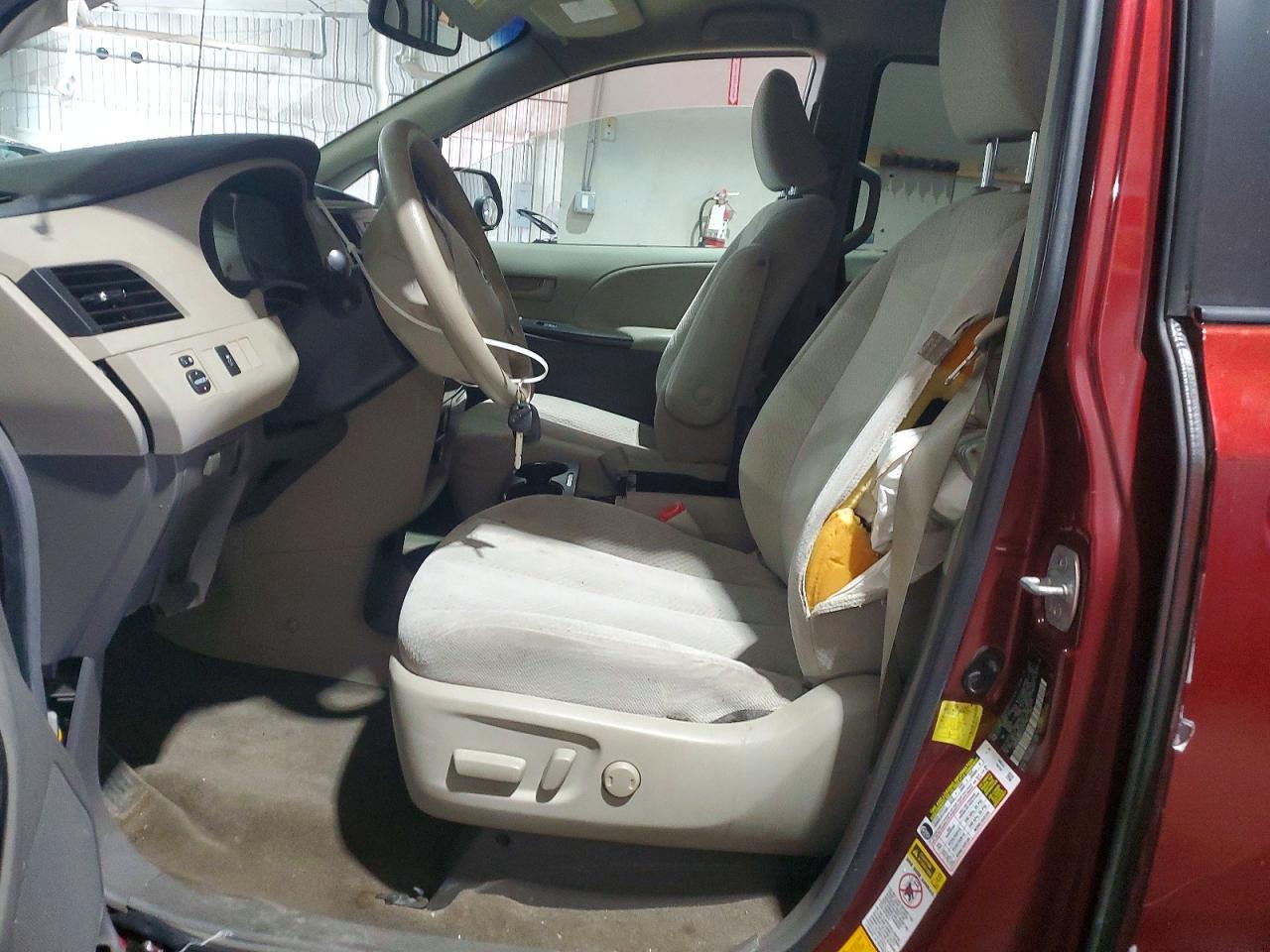 2012 Toyota Sienna Le - Фото 7