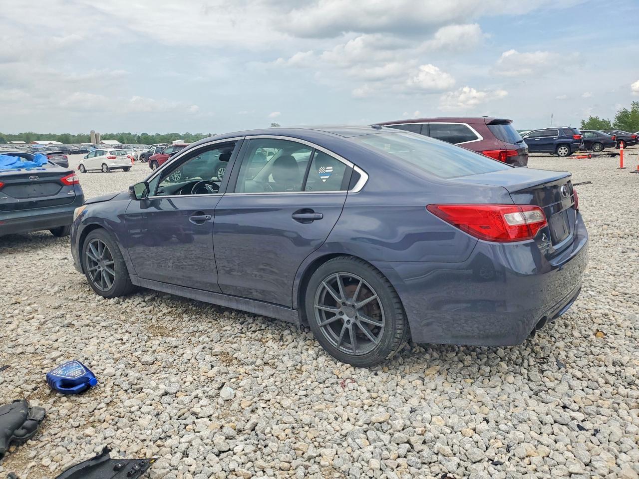 2015 Subaru Legacy 2.5I Limited - Фото 2