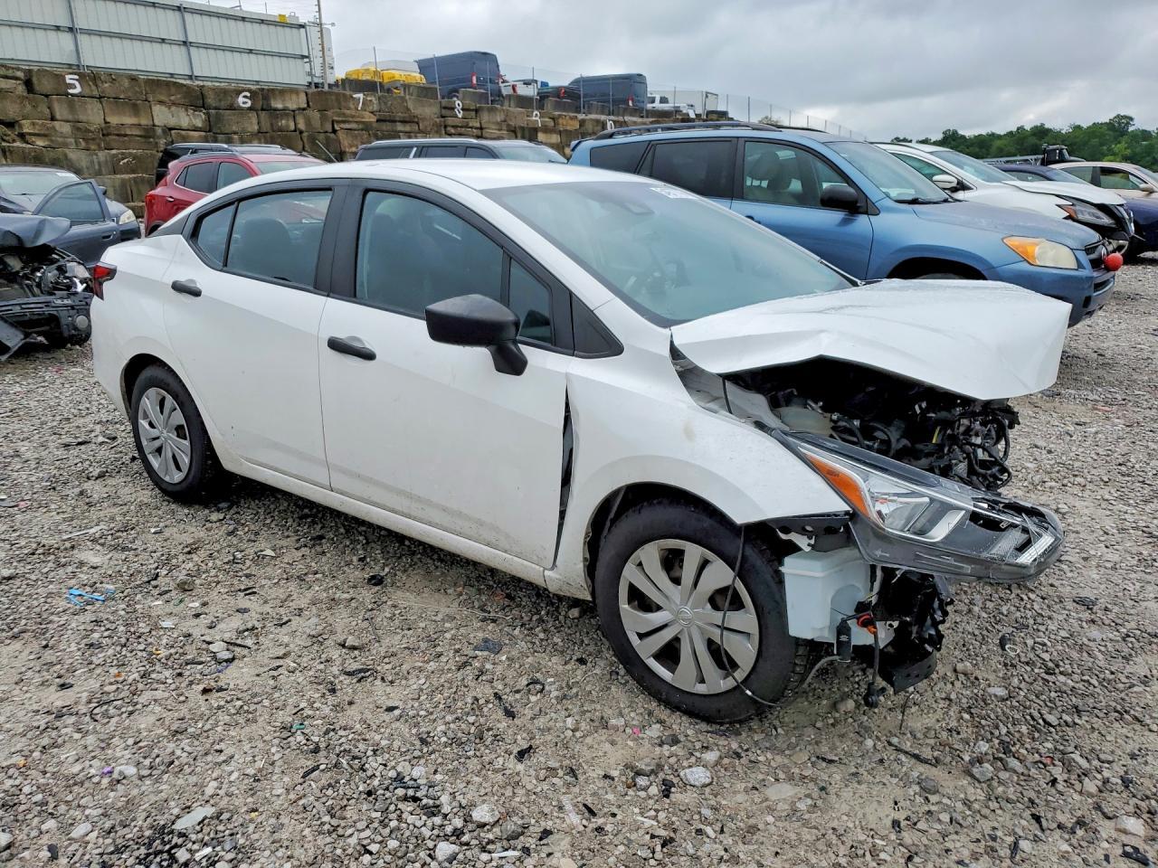 2021 Nissan Versa S - Image 4