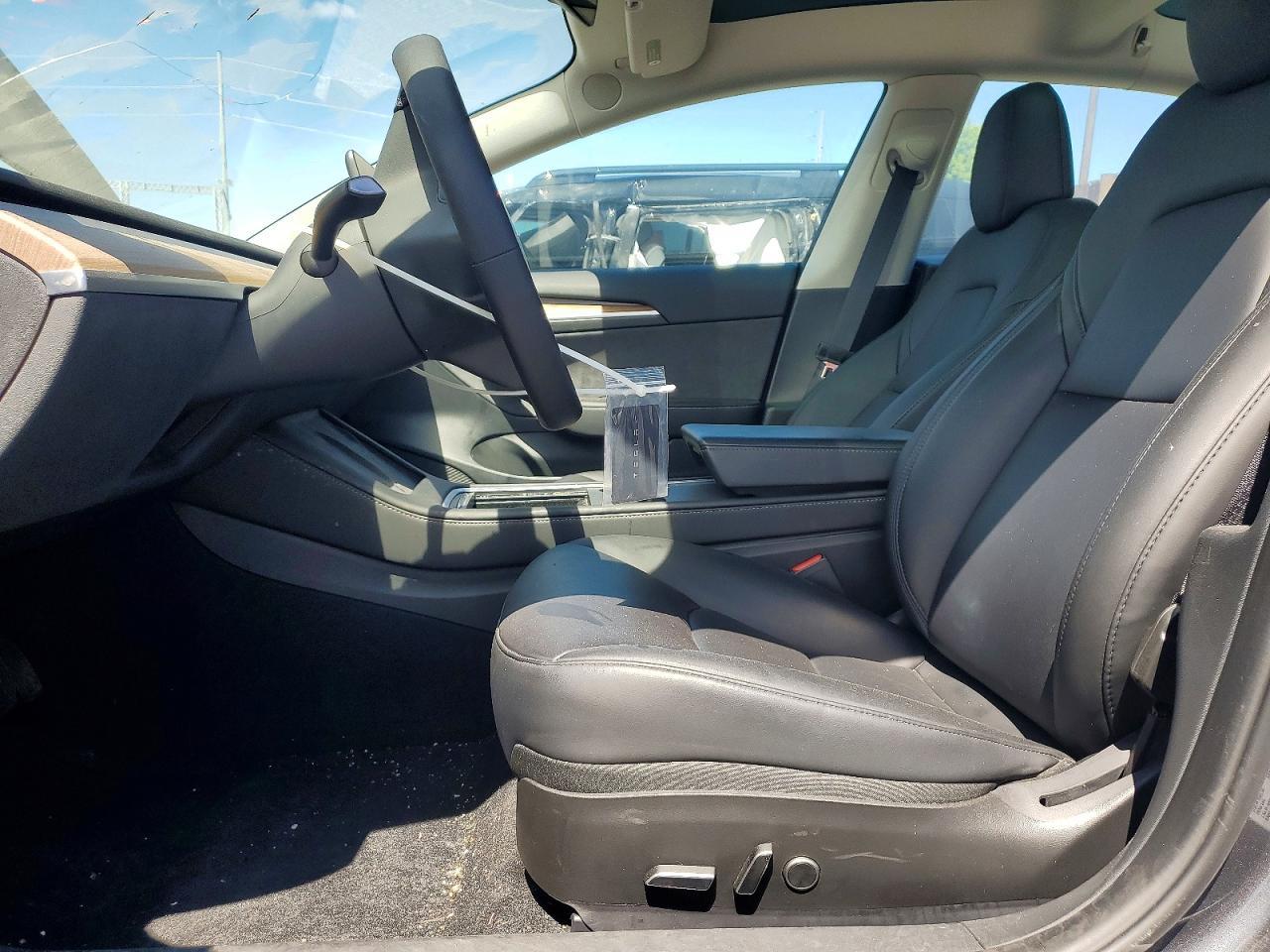 2023 Tesla Model 3 - Фото 7