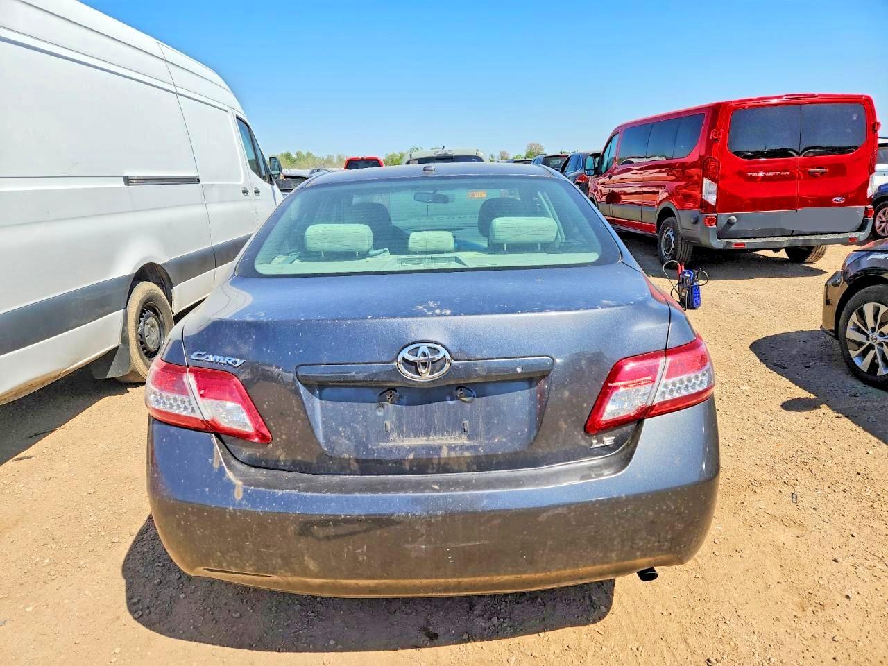 2011 Toyota Camry Le - Image 6