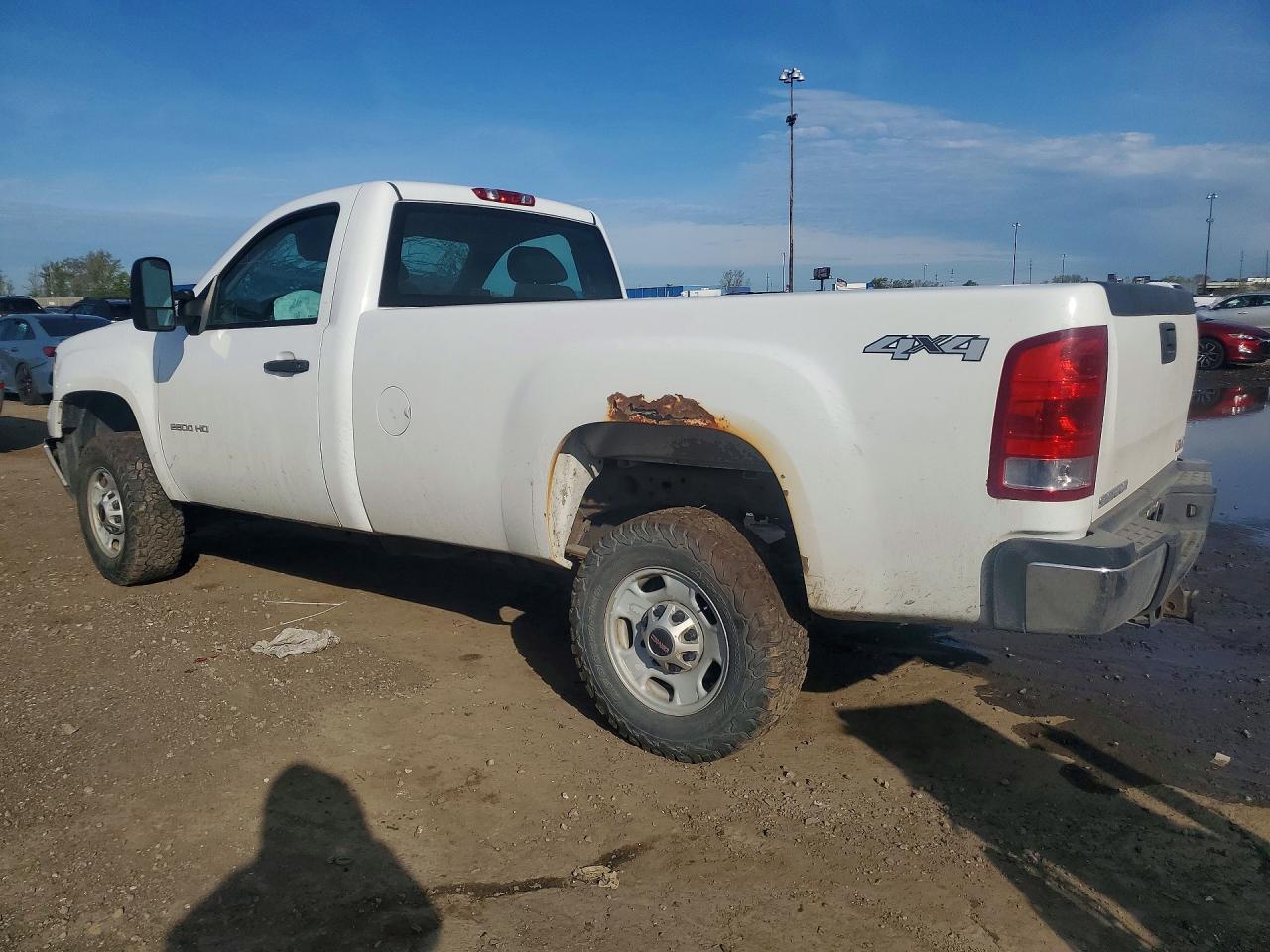2013 GMC Sierra K2500 Heavy Duty - Image 2