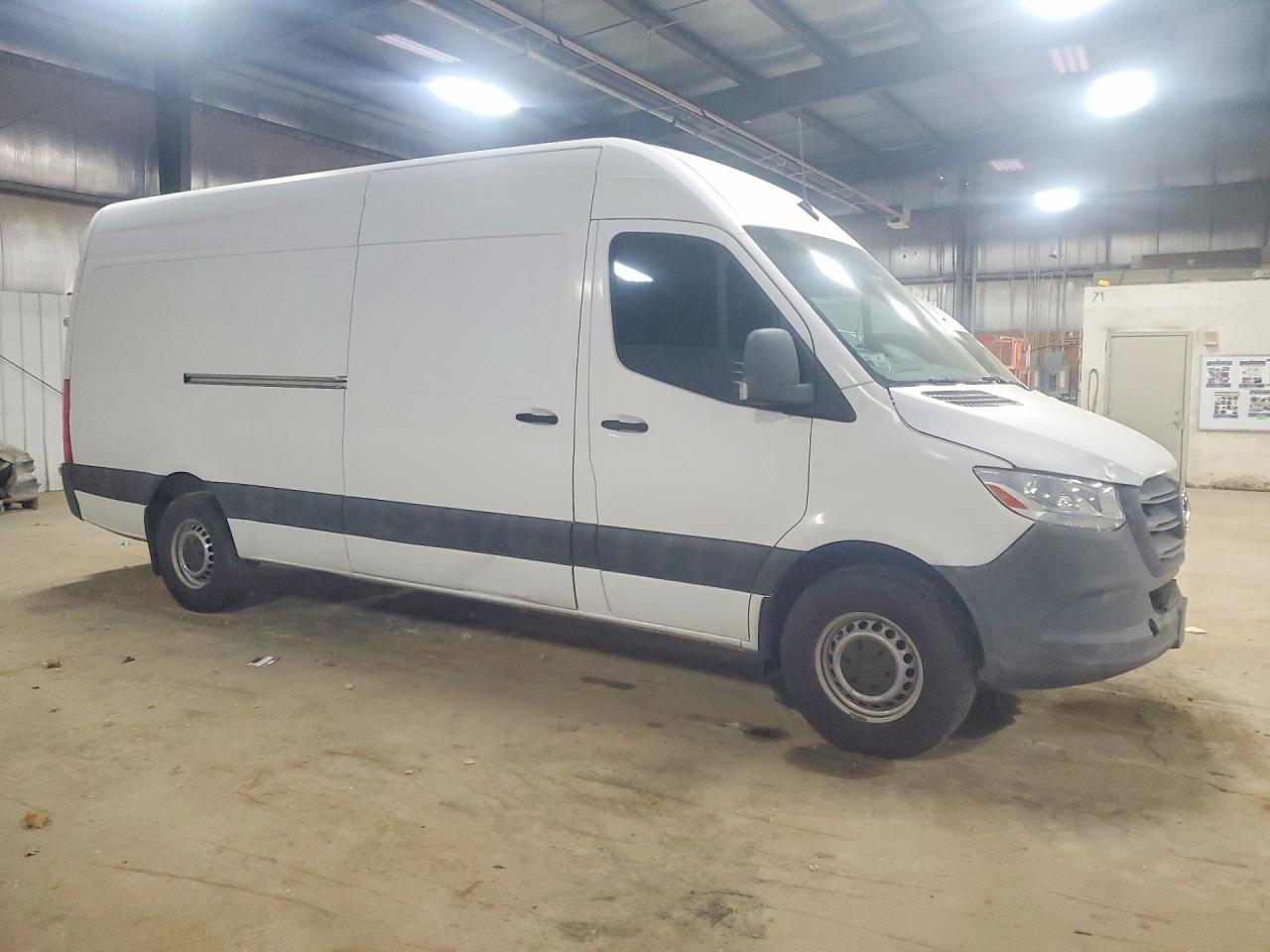 2021 Mercedes Benz Sprinter 2500 Delivery Van - Фото 4