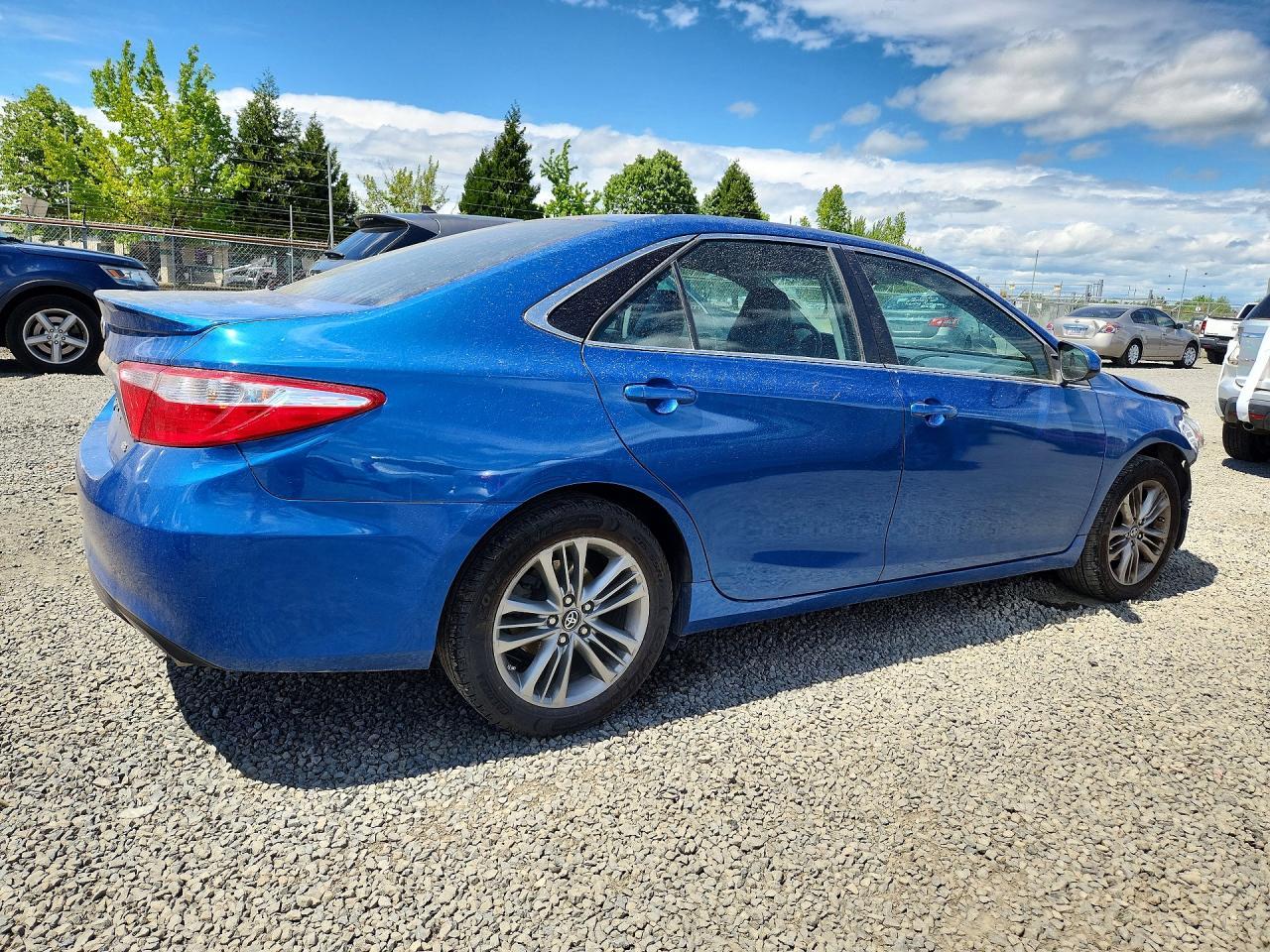 2017 Toyota Camry Se - Image 3