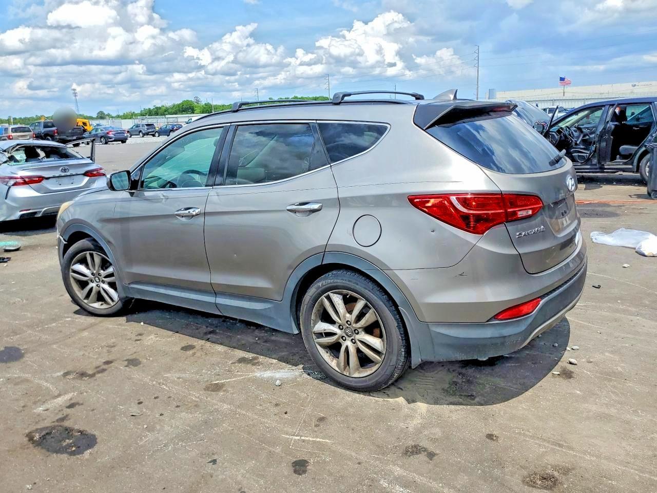 2013 Hyundai Santa Fe Sport Gl - Image 2