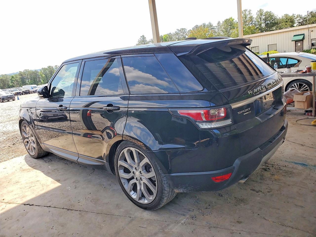 2014 Land Rover Range Rover Sport Hse - Image 2