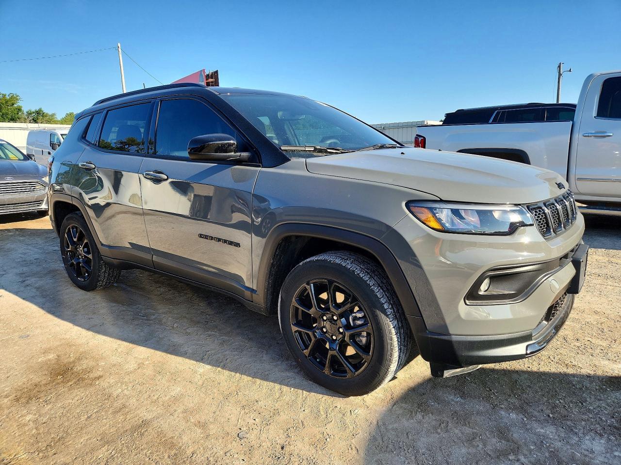 2024 Jeep Compass Latitude - Image 4